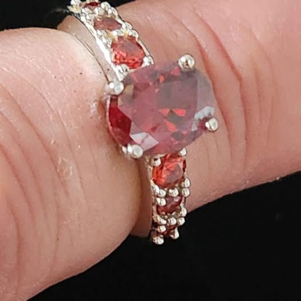 Sterling Silver 925 Ring, Garnet Center Stone, Size 6.5-7
